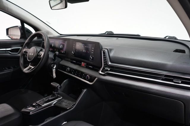 Used 2024 Kia Sportage LX image 18