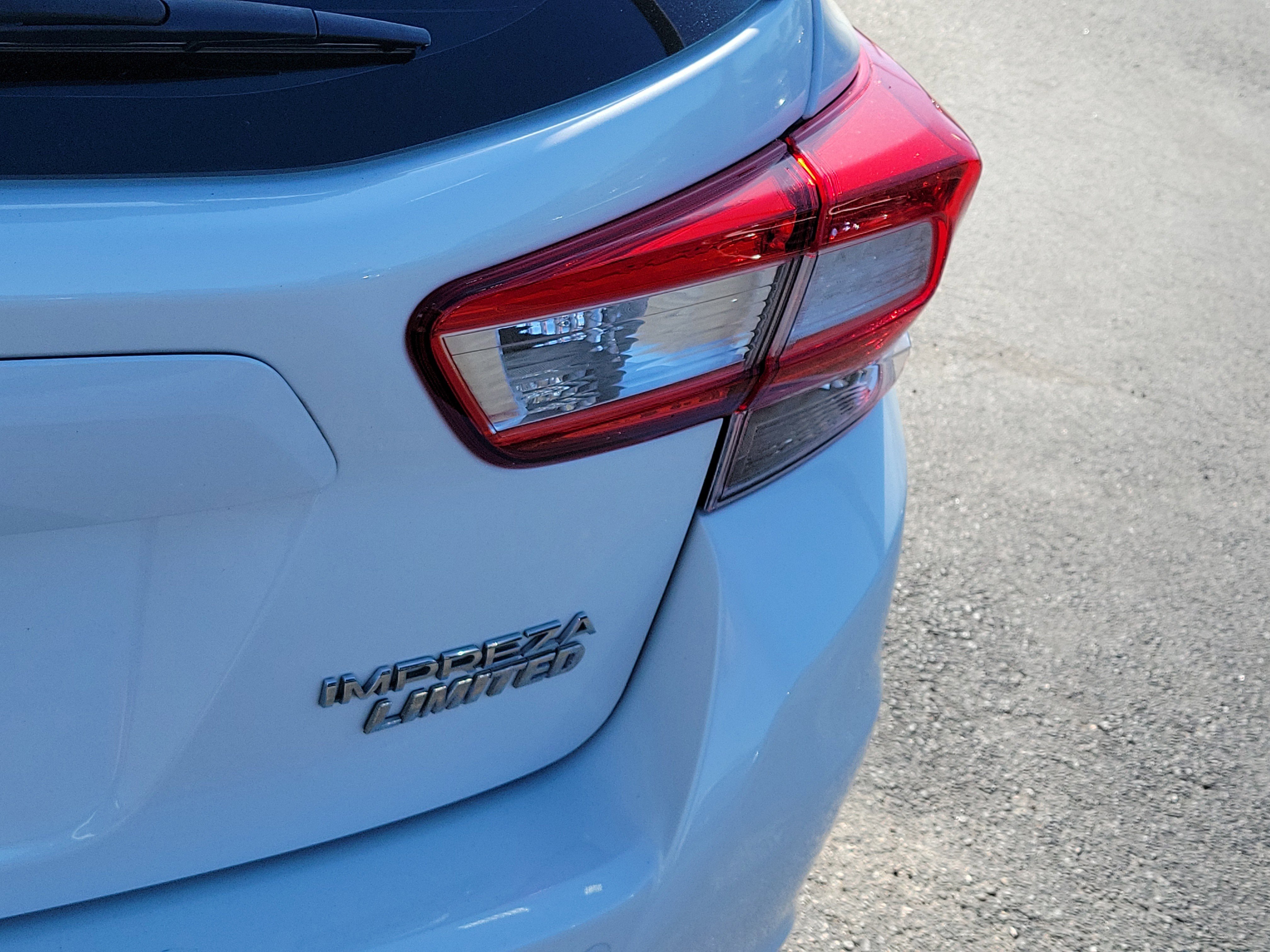 Used 2019 Subaru Impreza 2.0i Limited image 11