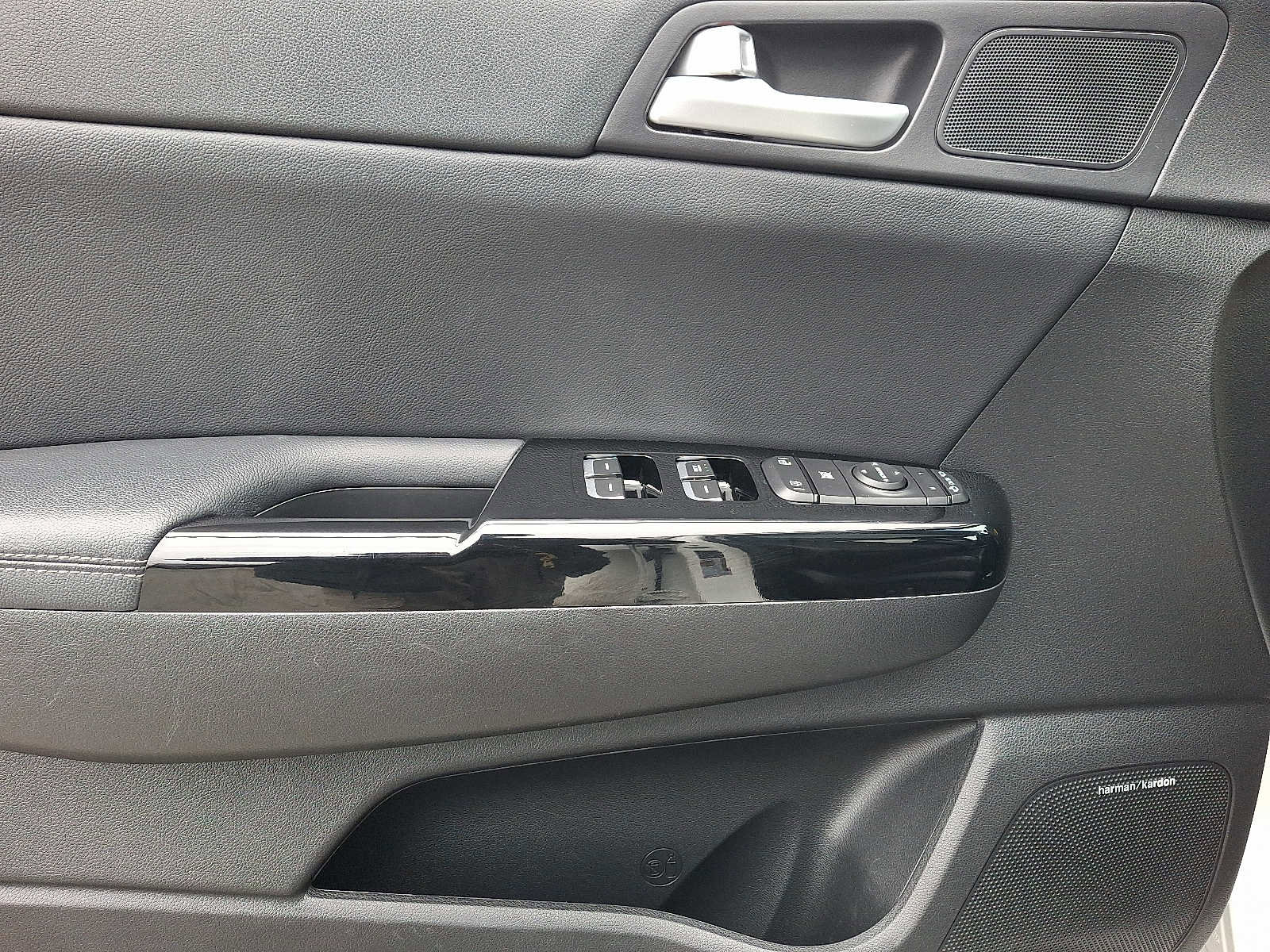 Used 2020 Kia Sportage EX w/ Option Group 15 image 13