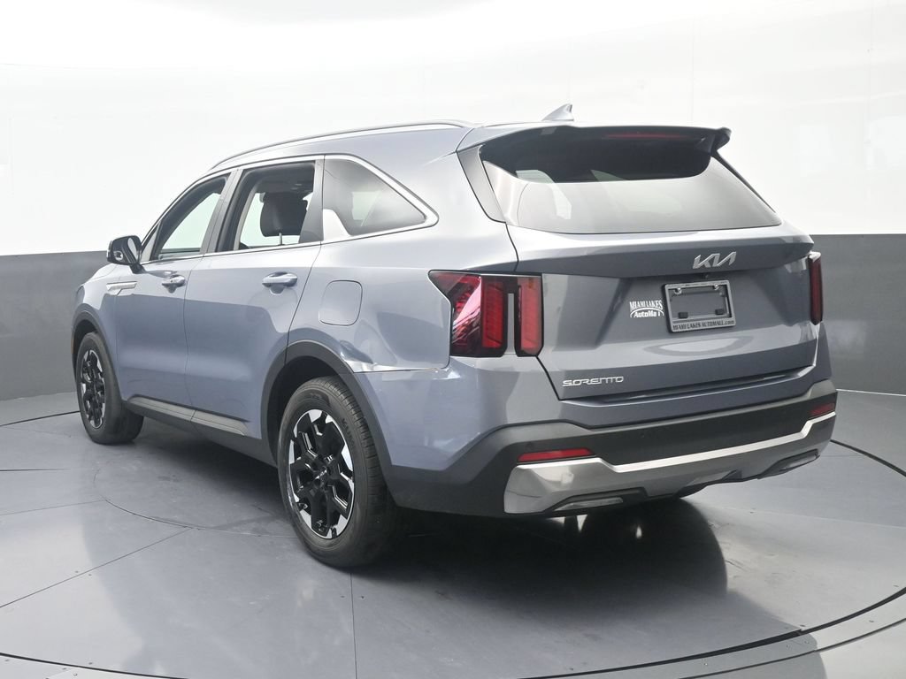 Used 2024 Kia Sorento S FWD image 4