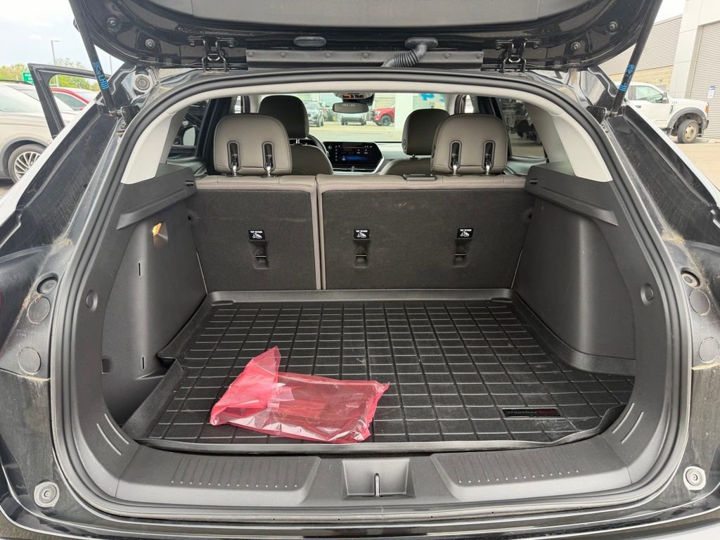 Used 2024 Chevrolet Trax ACTIV w/ Sunroof Package FWD image 28