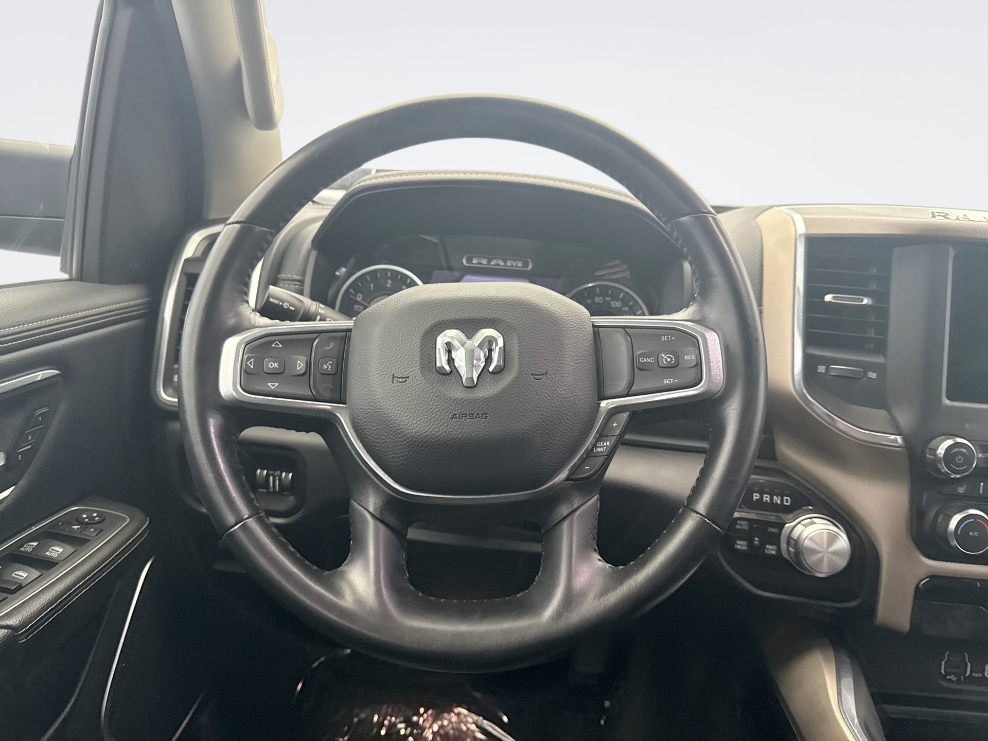 Used 2022 RAM 1500 Laramie AWD/4WD image 12