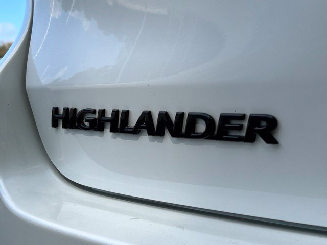 Used 2019 Toyota Highlander SE w/ Nightshade Edition AWD/4WD image 12