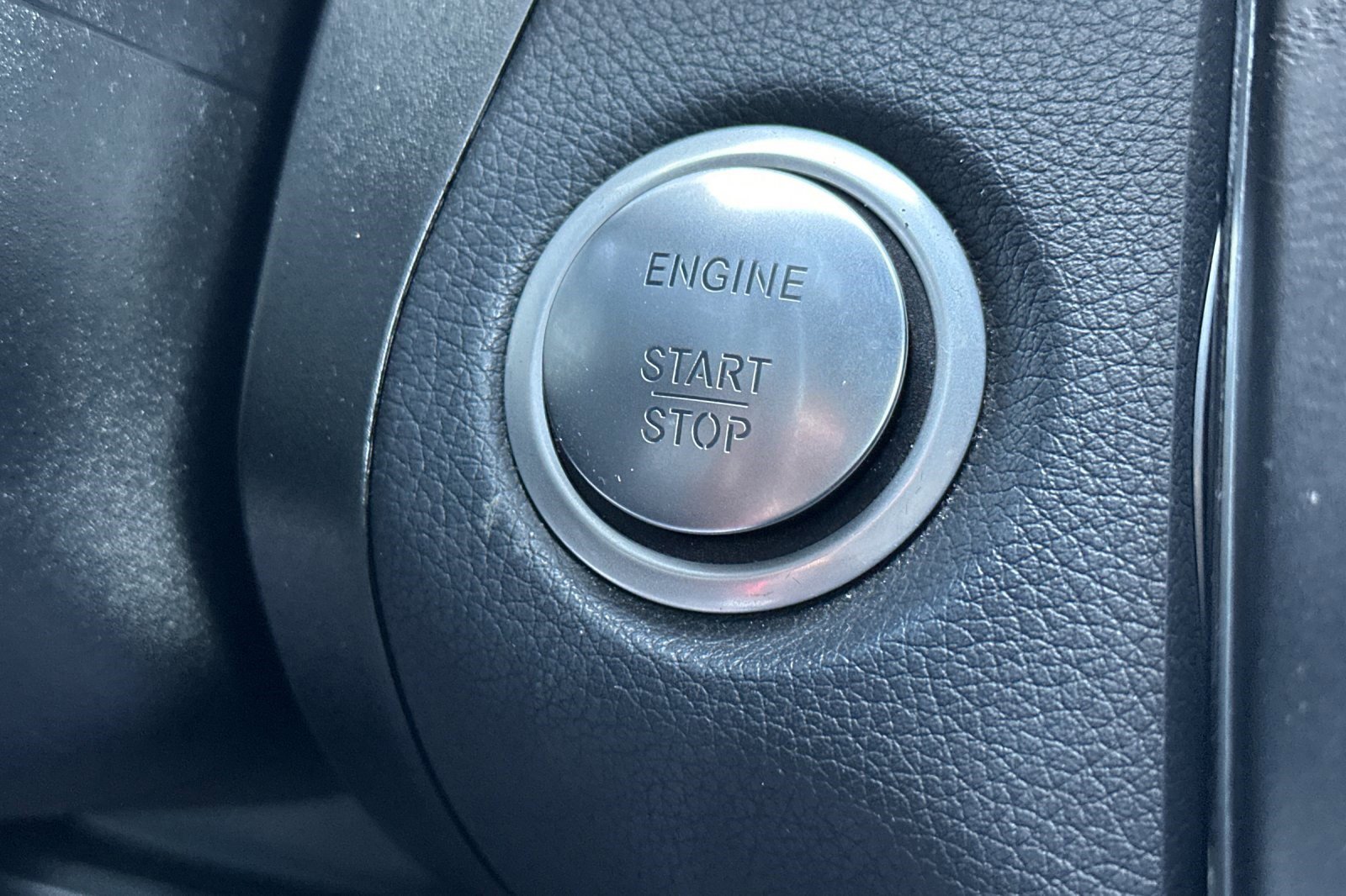 Used 2019 Mercedes-Benz GLC 350e 4MATIC image 29