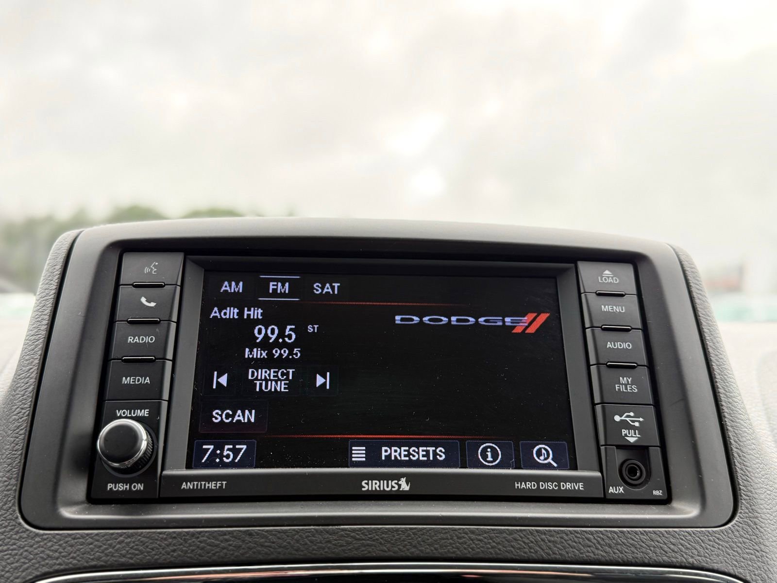 Used 2018 Dodge Grand Caravan SE w/ UConnect Hands-Free Group image 28