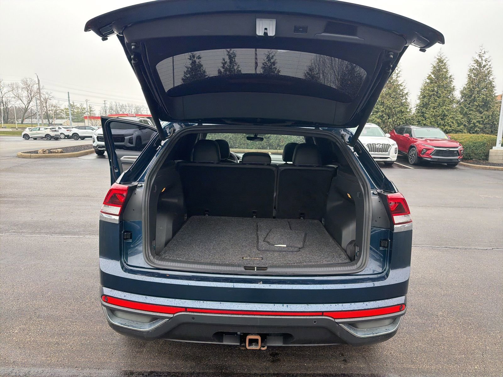 Used 2021 Volkswagen Atlas Cross Sport SE w/ Panoramic Sunroof Package AWD/4WD image 25