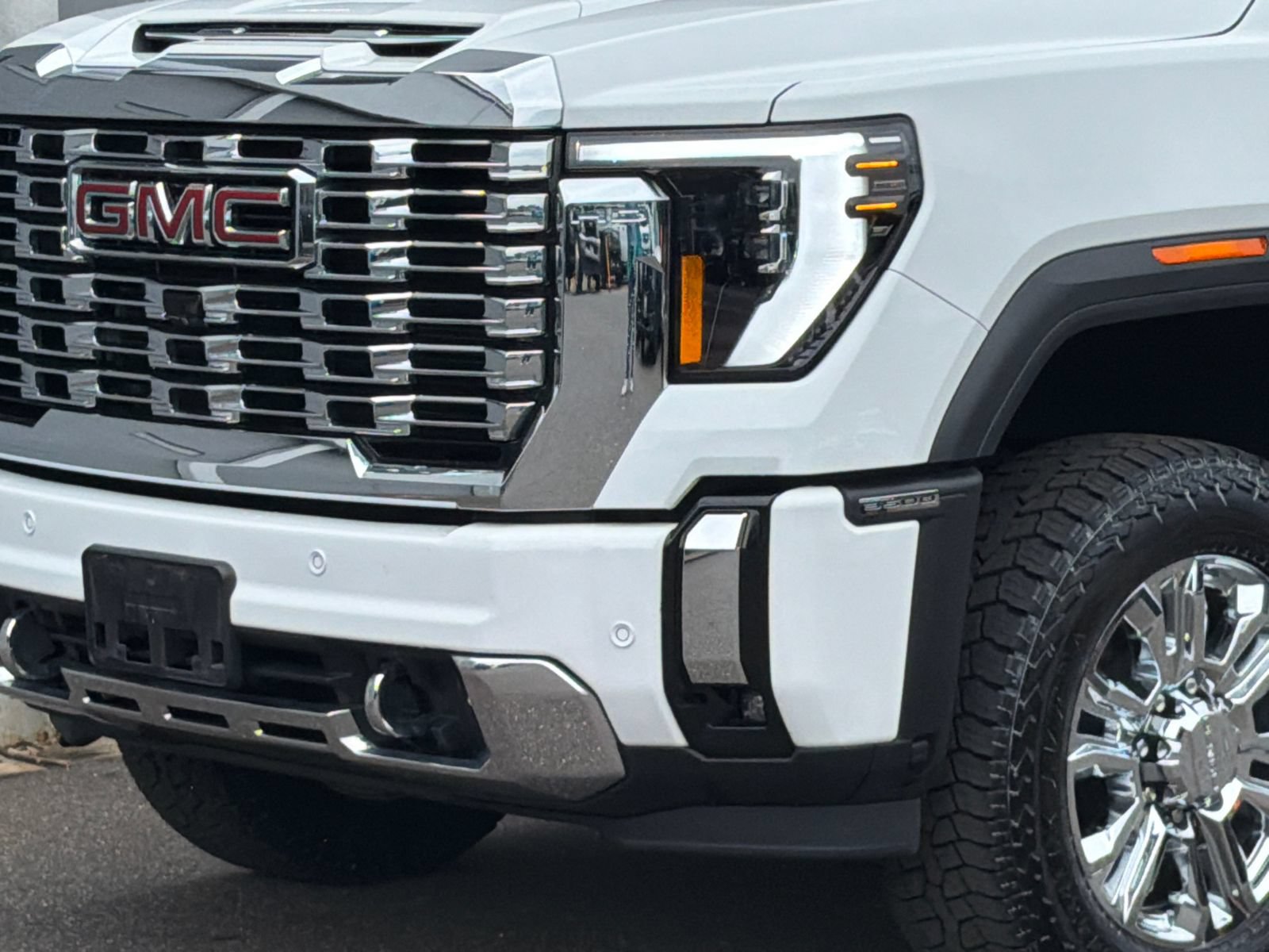 Used 2024 GMC Sierra 3500 Denali AWD/4WD image 2