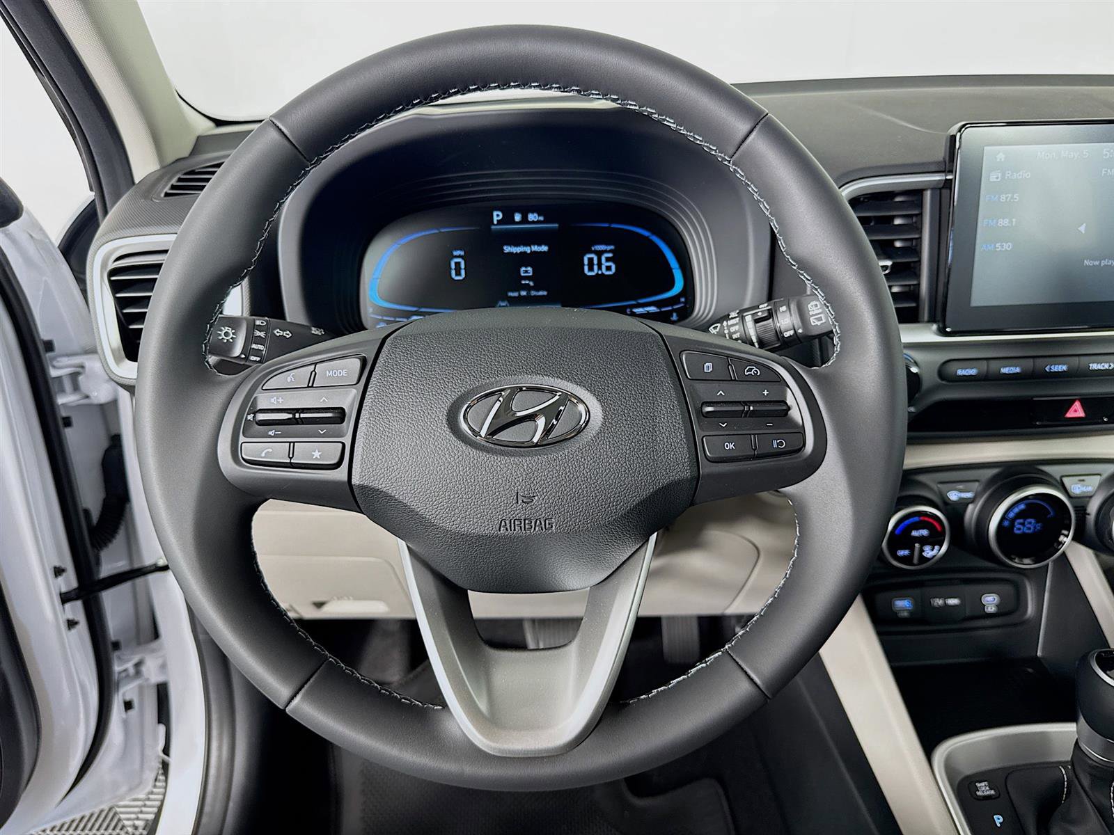 New 2025 Hyundai Venue SEL image 12