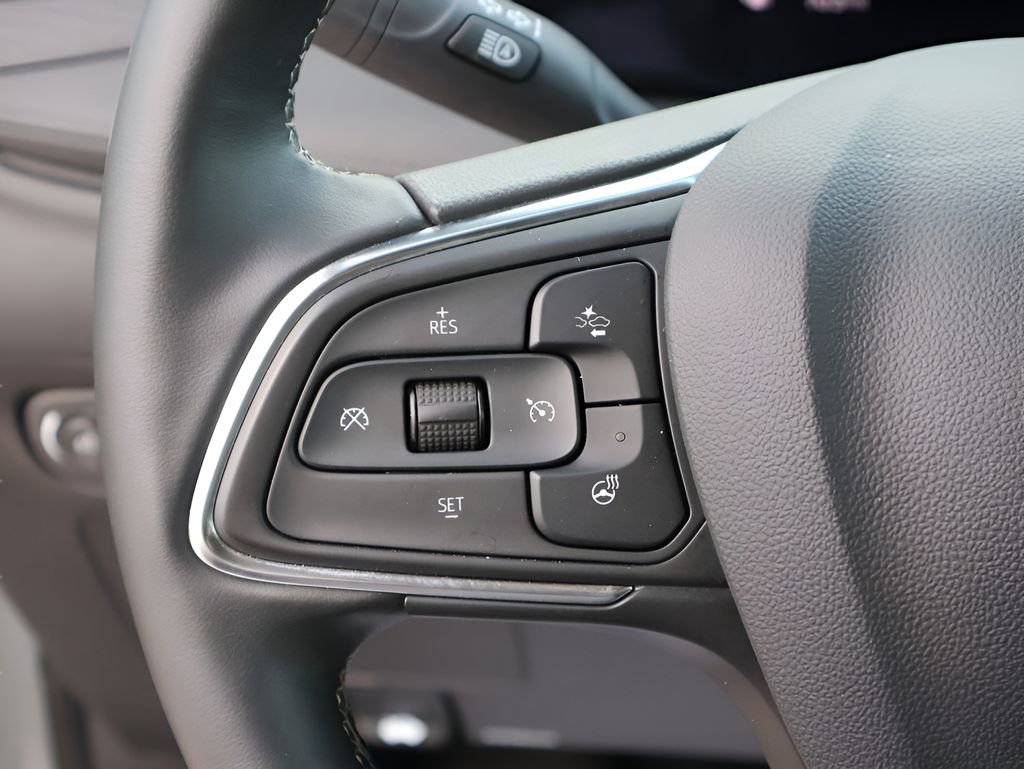 Used 2025 Buick Encore GX Avenir w/ Avenir Convenience Package image 31