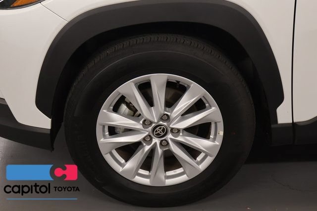 Certified 2026 Toyota Corolla Cross LE AWD/4WD image 8