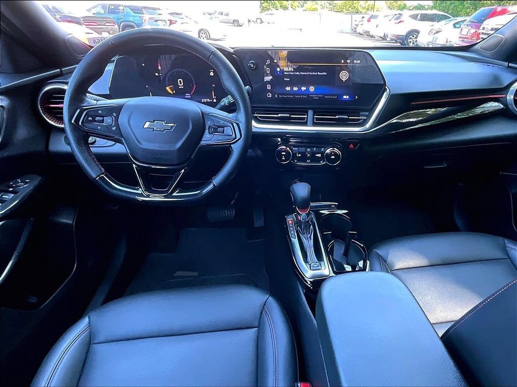 Used 2024 Chevrolet Trax RS FWD image 20