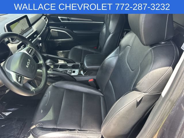 Used 2022 Kia Telluride LX FWD image 19