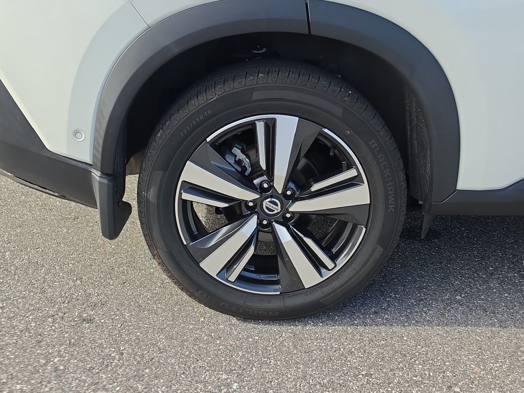 Used 2021 Nissan Rogue Platinum FWD image 5