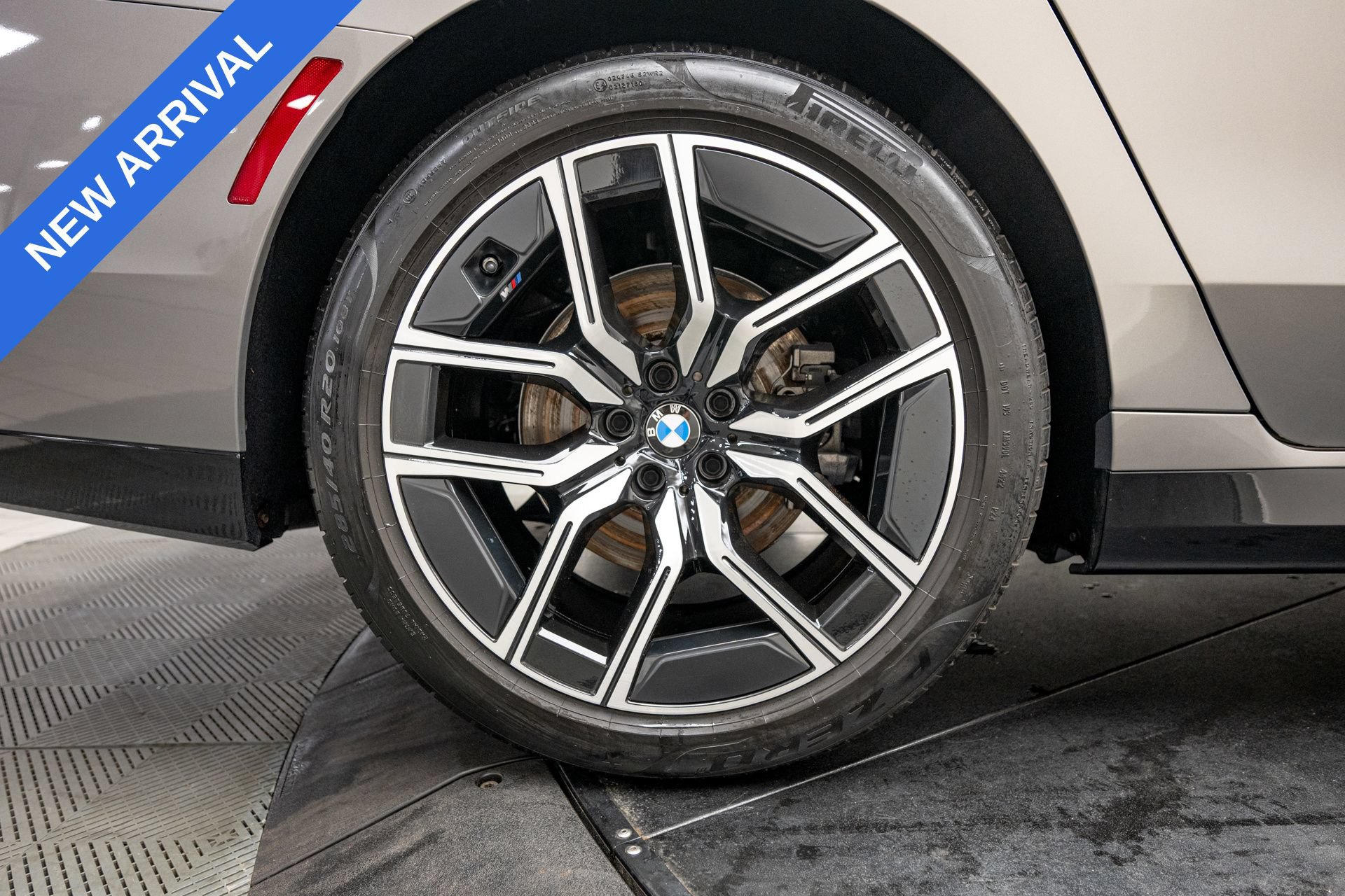 Used 2023 BMW 740i RWD image 38