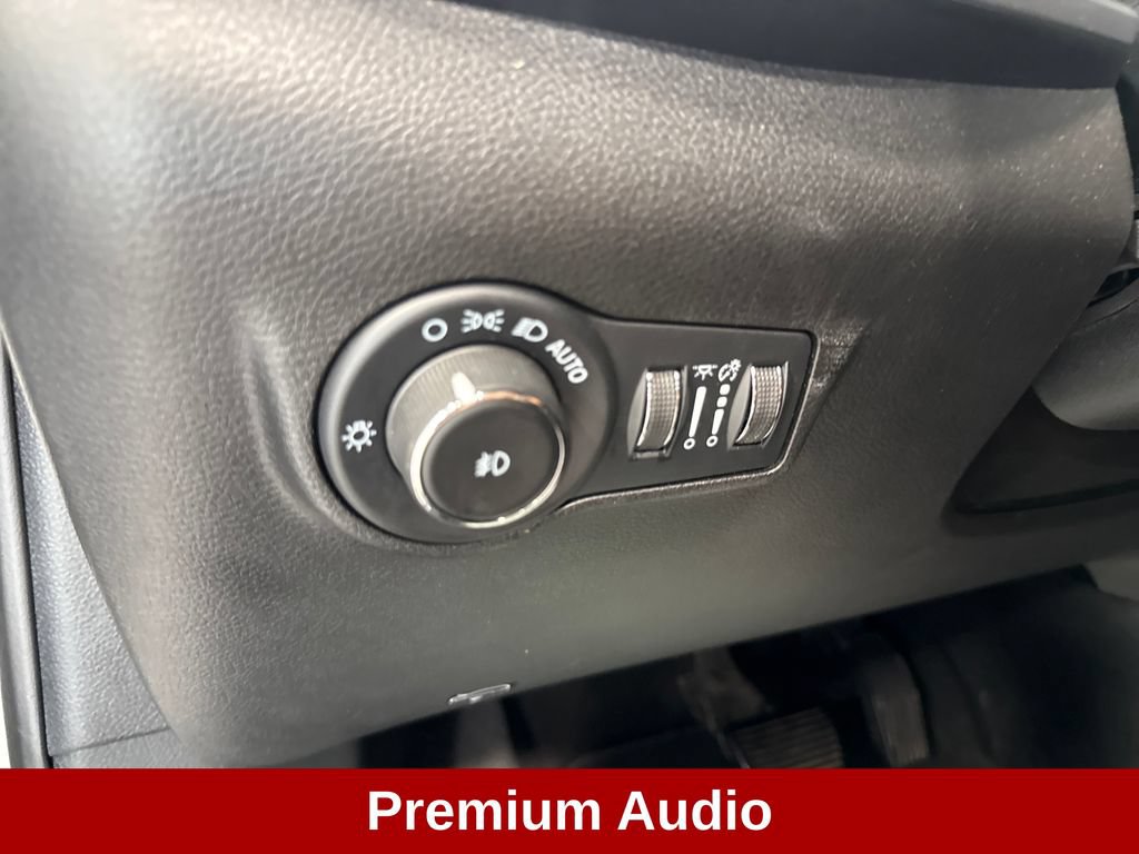Used 2024 Jeep Compass Latitude AWD/4WD image 9