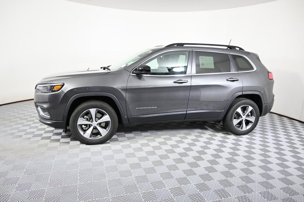 Used 2022 Jeep Cherokee Limited image 2