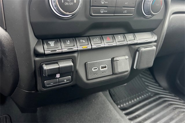 Used 2025 Chevrolet Silverado 2500 Custom w/ Custom Value Package image 39
