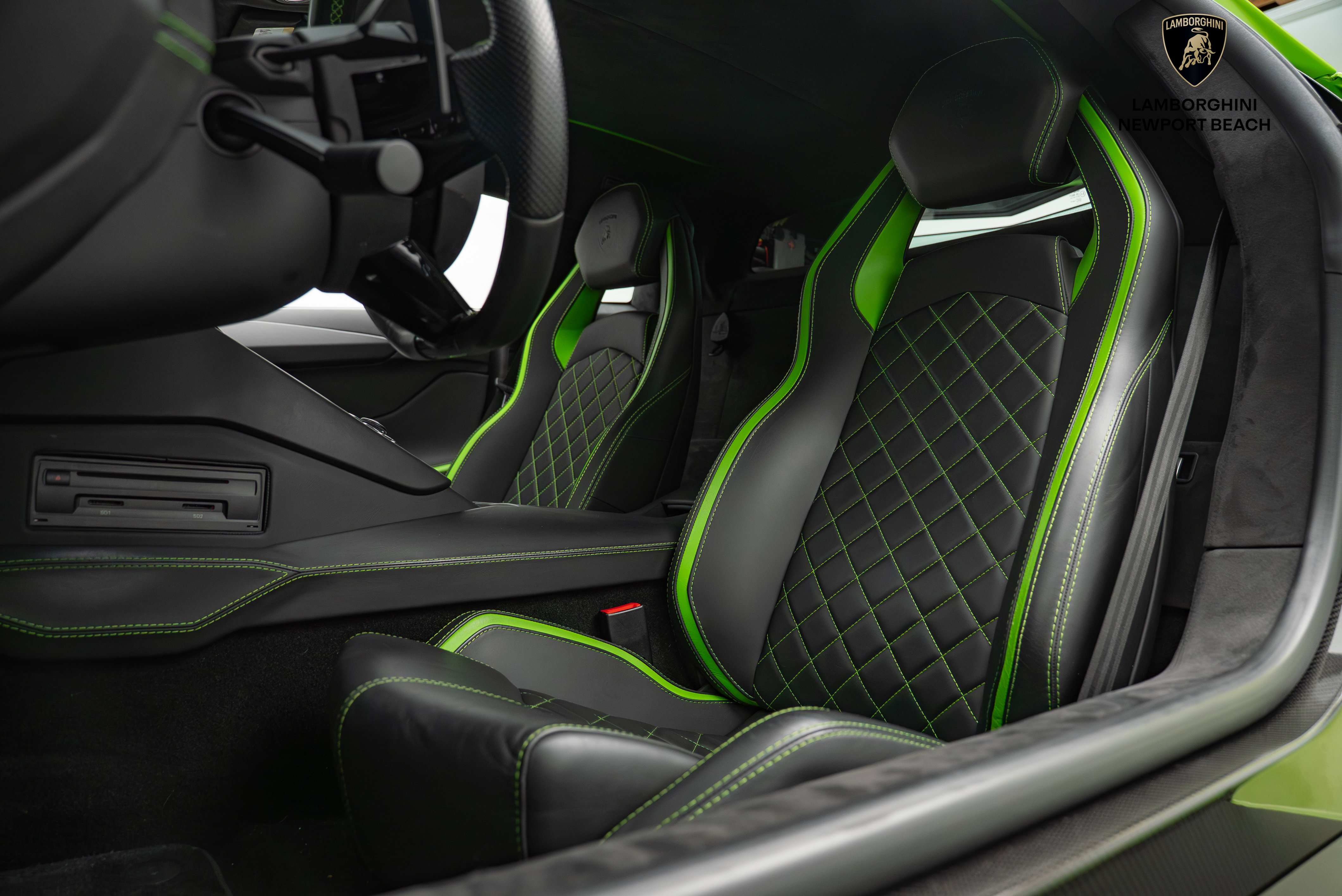 Used 2018 Lamborghini Aventador S image 27