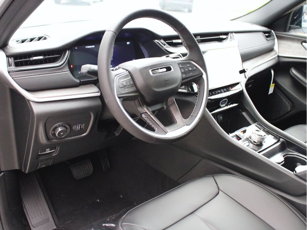 New 2026 Jeep Grand Cherokee L Limited w/ Limited Altitude Package AWD/4WD image 12