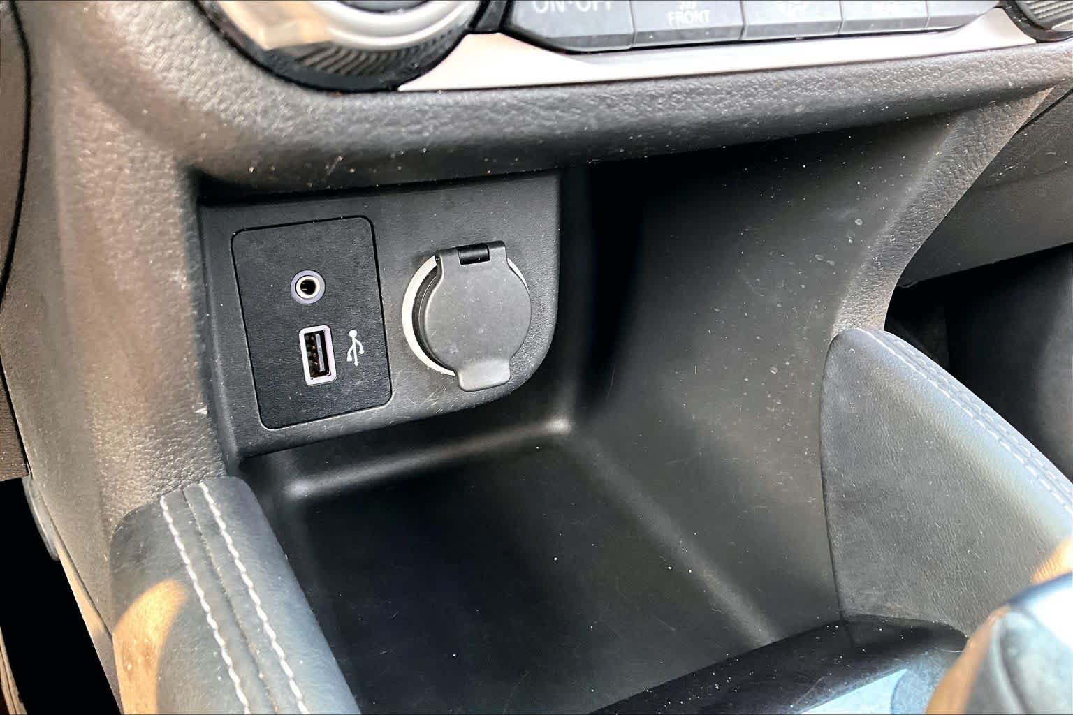 Certified 2020 Nissan Kicks SR FWD image 31