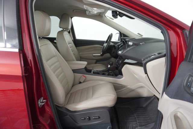 Used 2017 Ford Escape Titanium image 40