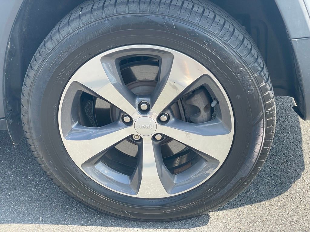 Used 2019 Jeep Cherokee Limited image 31