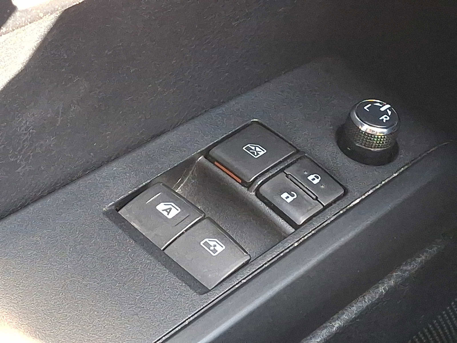 Used 2016 Toyota Tacoma SR image 23