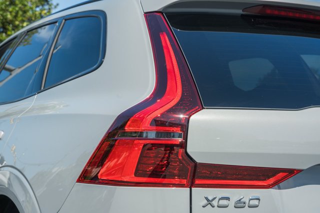 New 2027 Volvo XC60 B5 Ultra AWD/4WD image 8