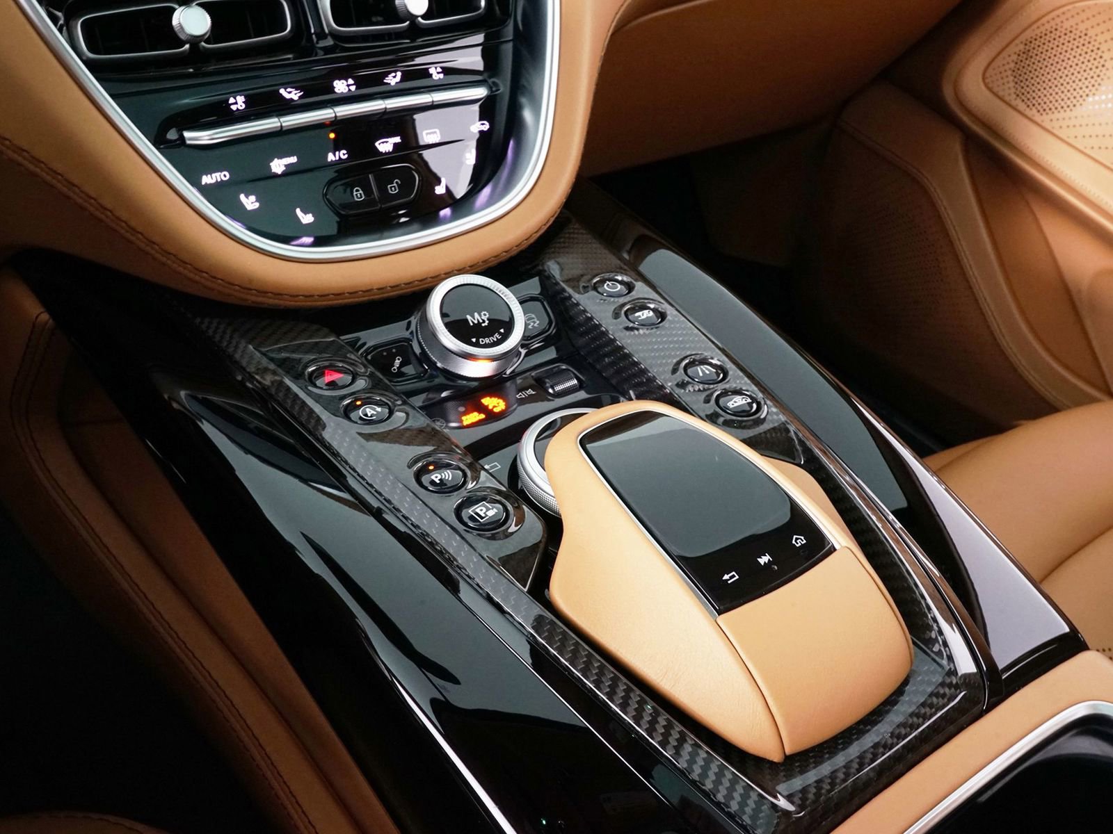 Used 2023 Aston Martin DBX 707 image 29