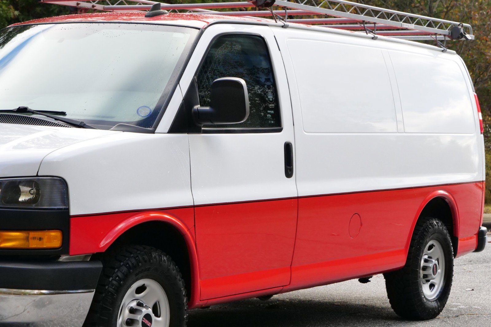 Used 2018 GMC Savana 3500 w/ Driver Convenience Package image 44