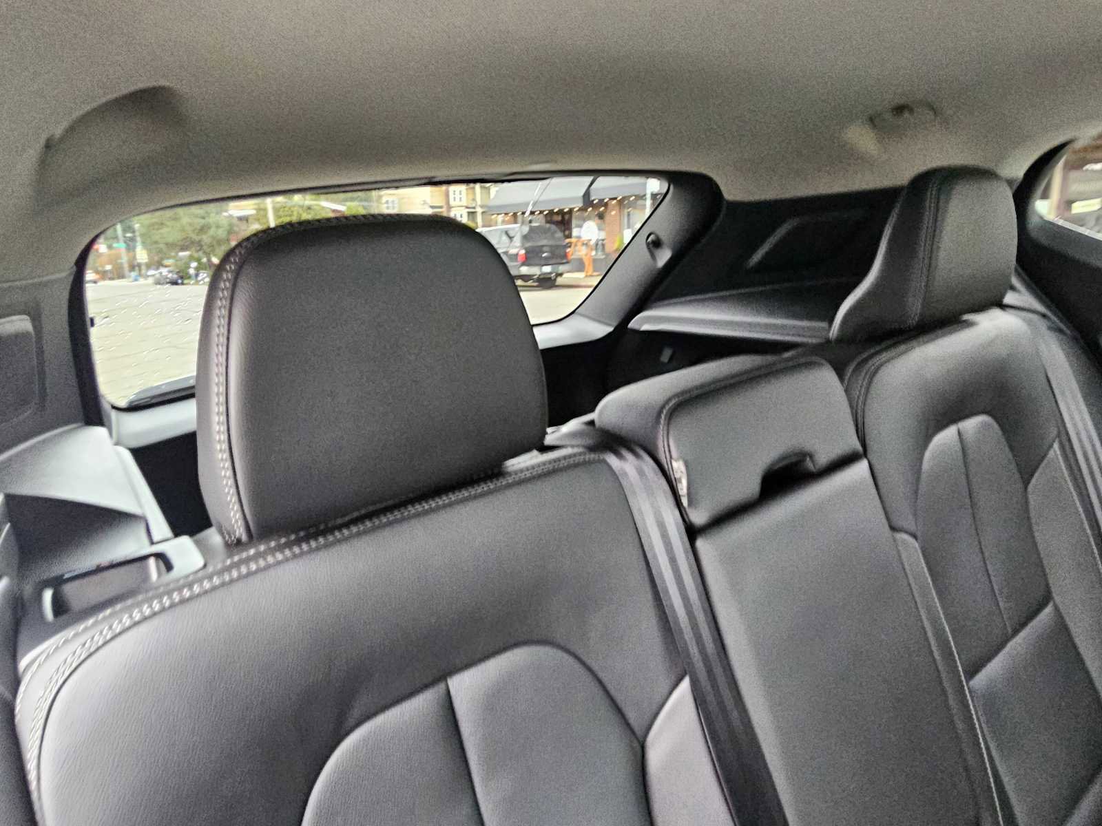 Certified 2025 Volvo XC40 B5 Core w/ Protection Package Premier image 14