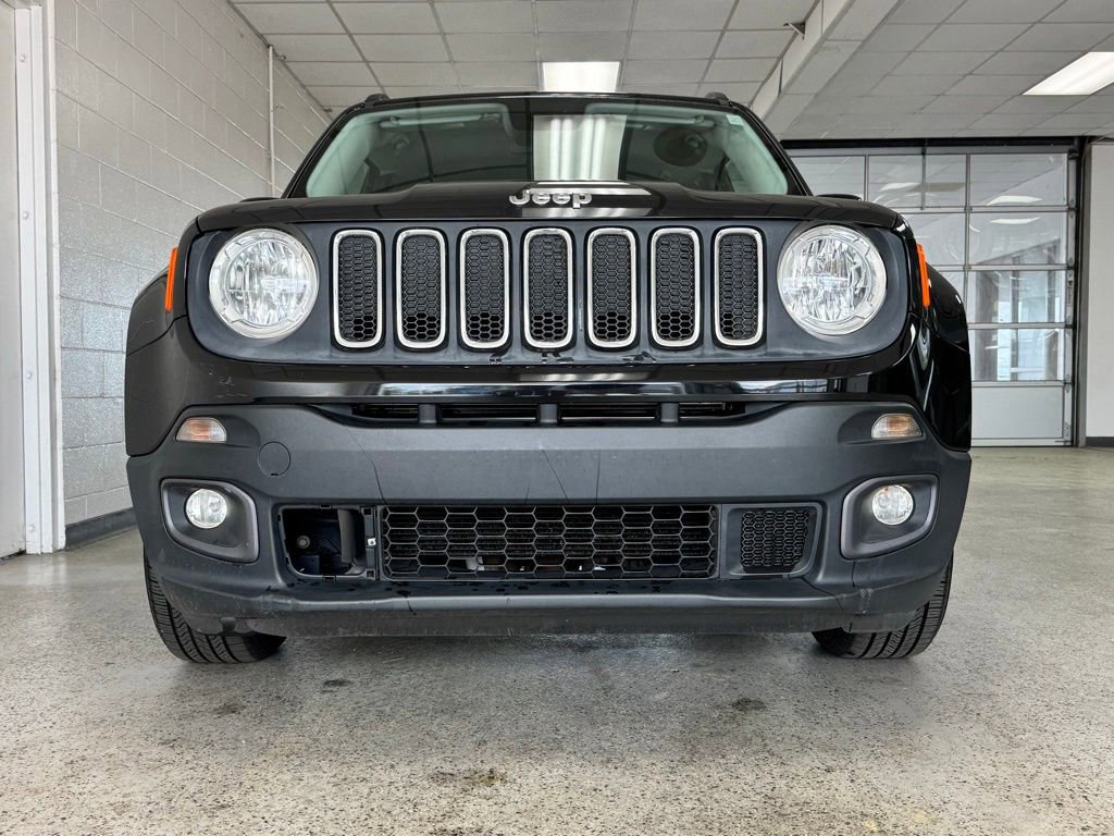 Used 2016 Jeep Renegade Latitude image 3