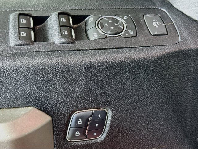 Used 2018 Ford F250 Lariat w/ Lariat Value Package AWD/4WD image 22