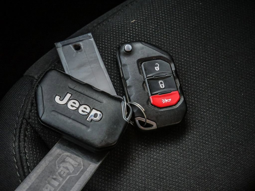 Used 2019 Jeep Wrangler Unlimited Sport S AWD/4WD image 35