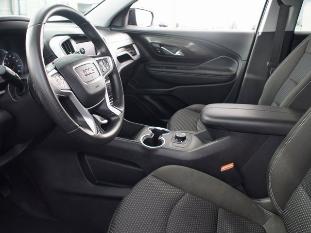 Used 2024 GMC Terrain SLE image 12