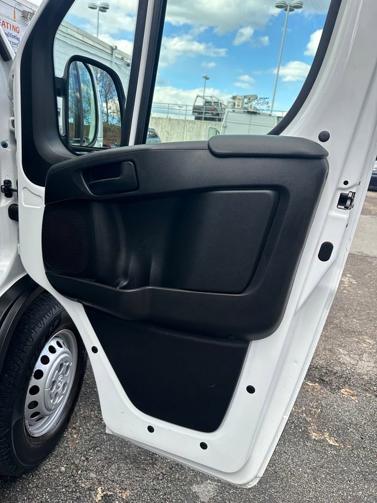 Used 2025 RAM ProMaster 2500 w/ Convenience Group FWD image 27