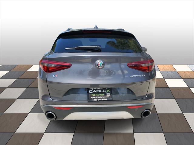 Used 2018 Alfa Romeo Stelvio Sport w/ Quick Order Package 22J Sport AWD/4WD image 5