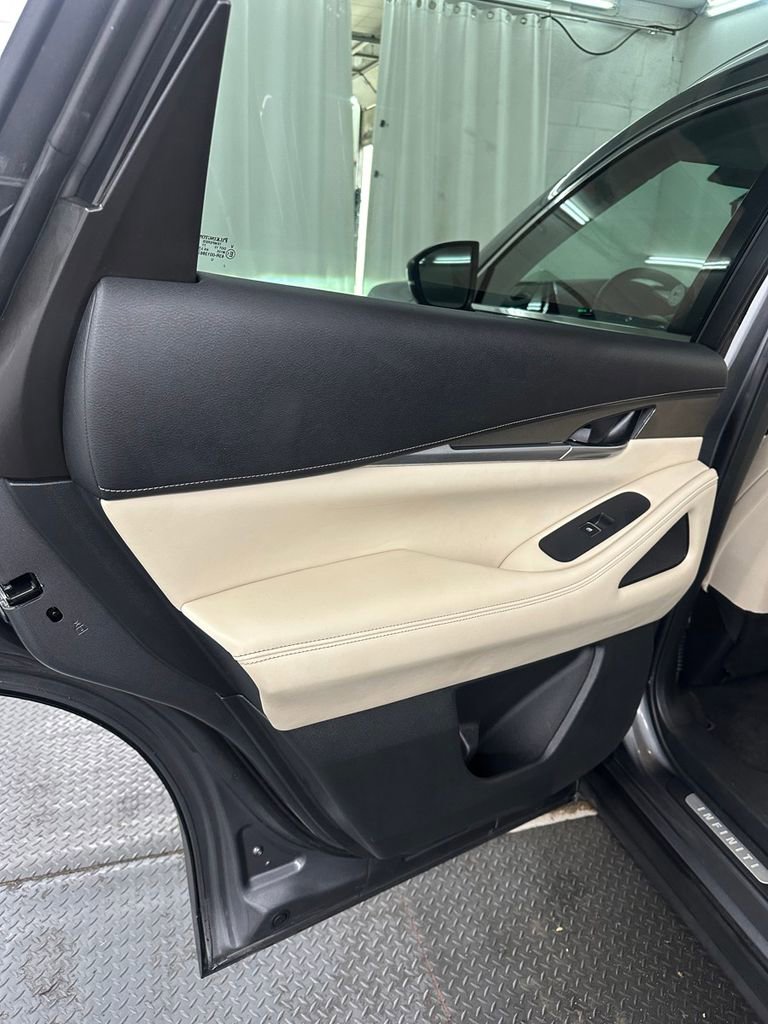 Used 2023 INFINITI QX60 Luxe image 31