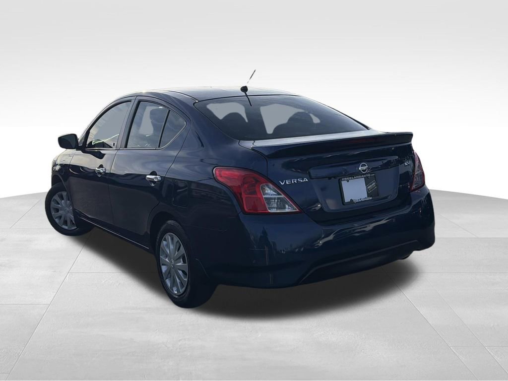 Used 2019 Nissan Versa SV image 5