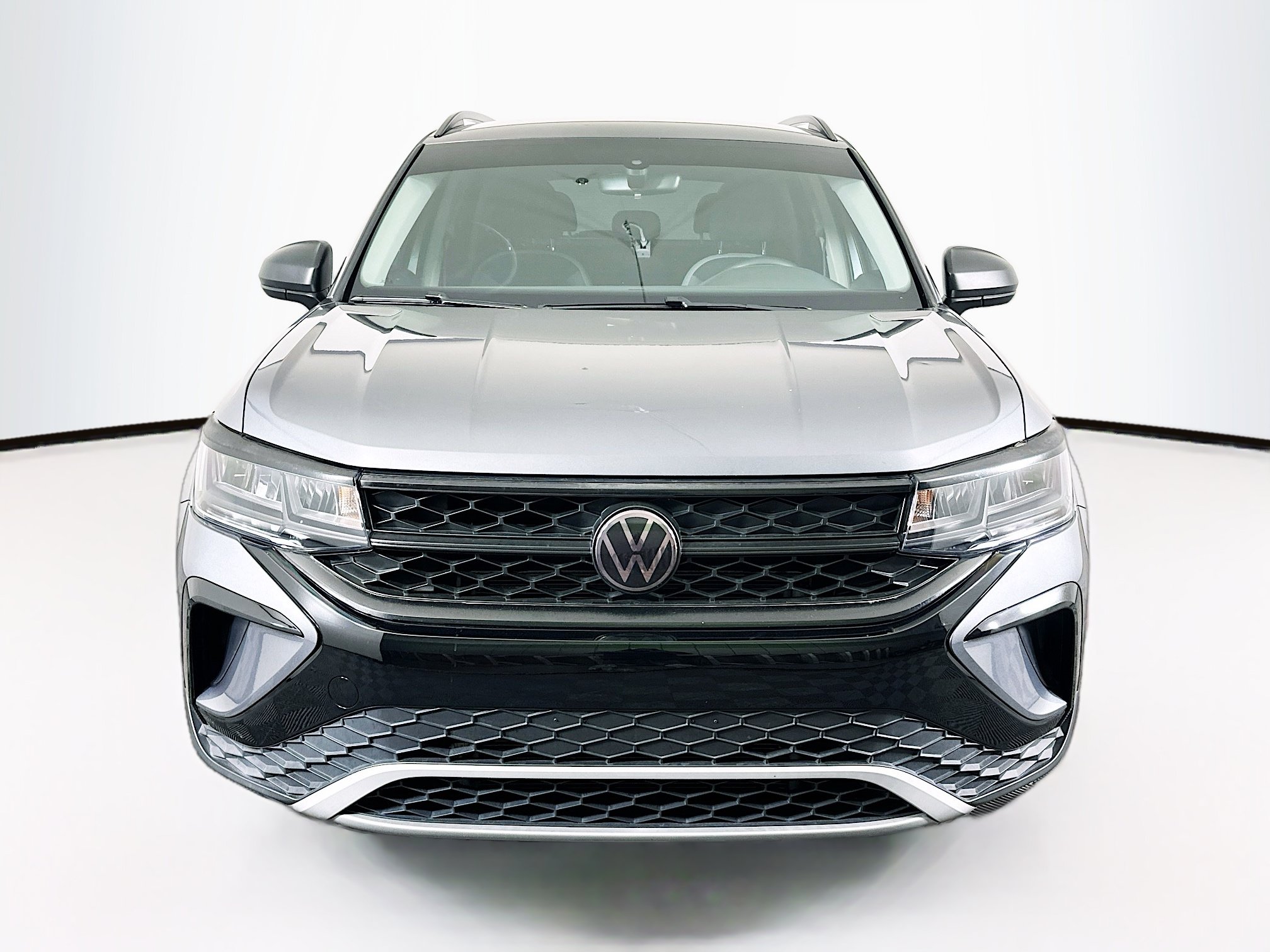 Used 2023 Volkswagen Taos S FWD image 2
