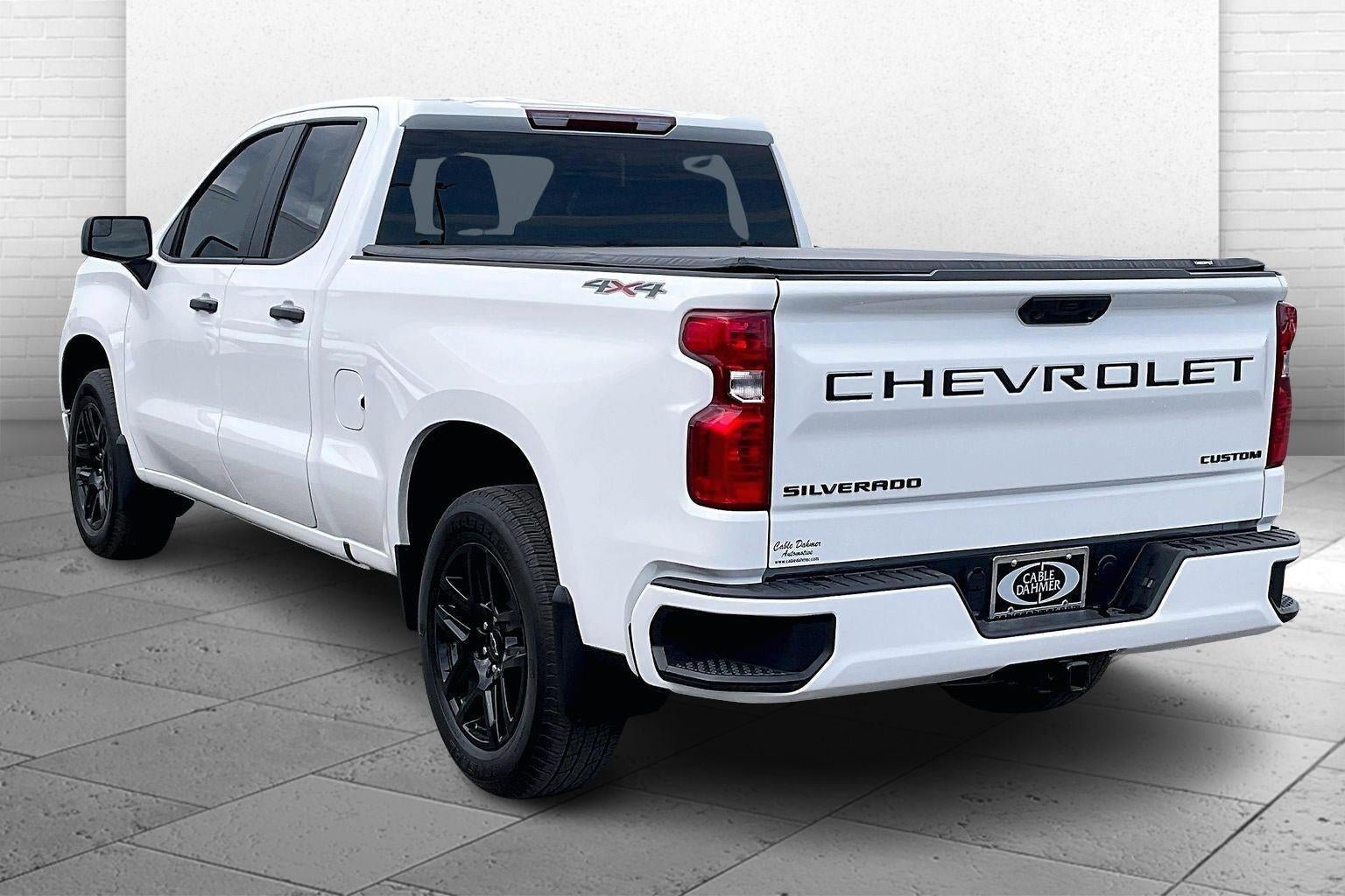 Used 2025 Chevrolet Silverado 1500 Custom image 11