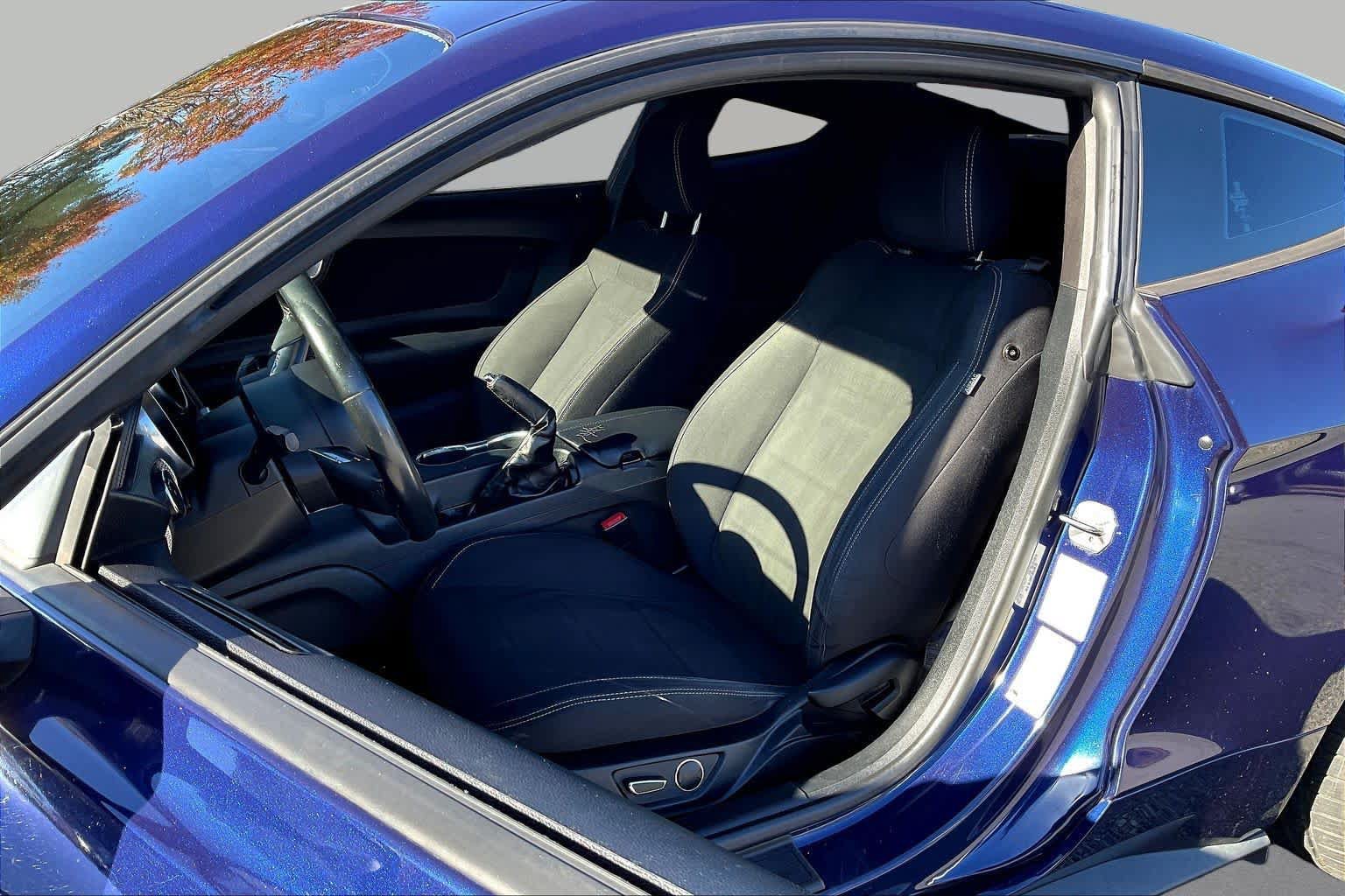 Used 2018 Ford Mustang Coupe w/ Equipment Group 101A RWD image 7