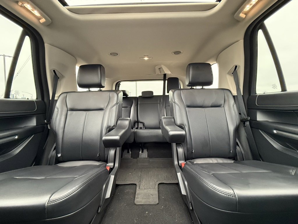 Used 2024 Ford Expedition XLT image 31