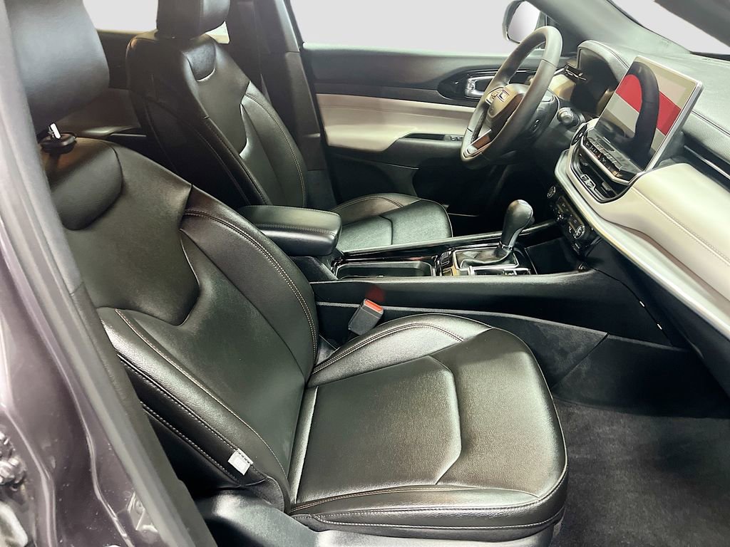 Used 2024 Jeep Compass Limited image 28