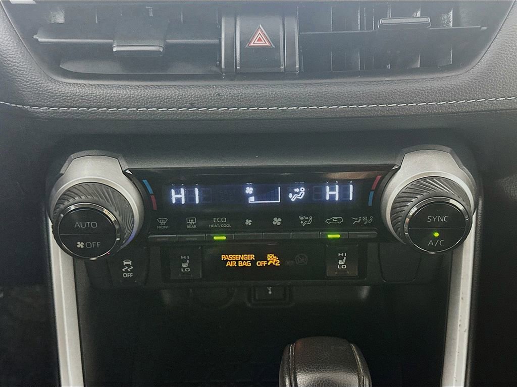 Used 2022 Toyota RAV4 XLE w/ Convenience Package image 18