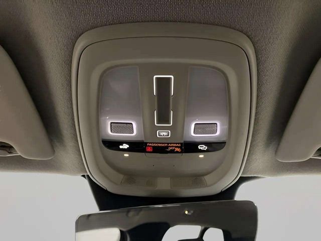 Used 2025 Volvo XC40 B5 Plus AWD/4WD image 67