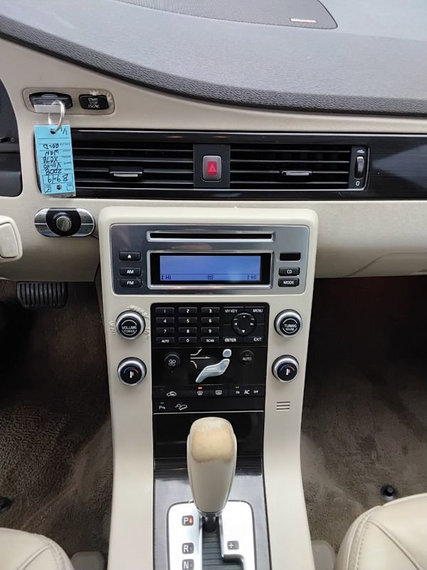 Used 2008 Volvo XC70 3.2 image 12
