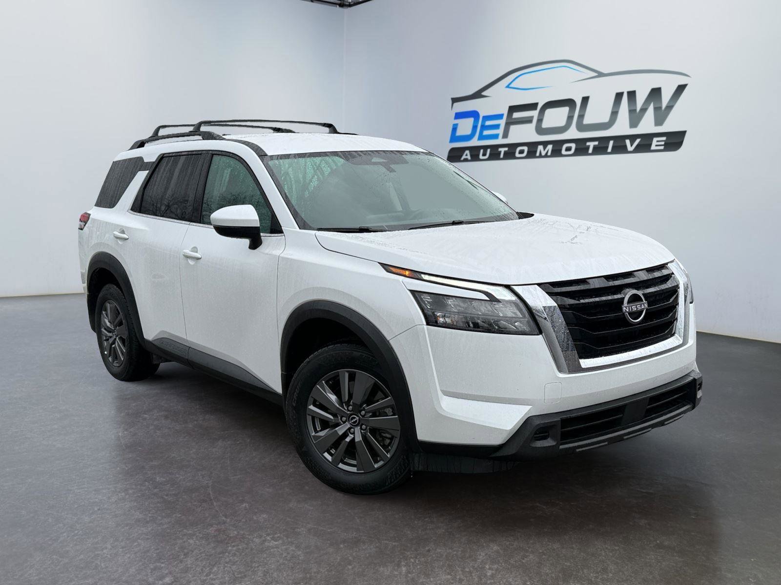 Used 2025 Nissan Pathfinder SV w/ Cargo Package image 1