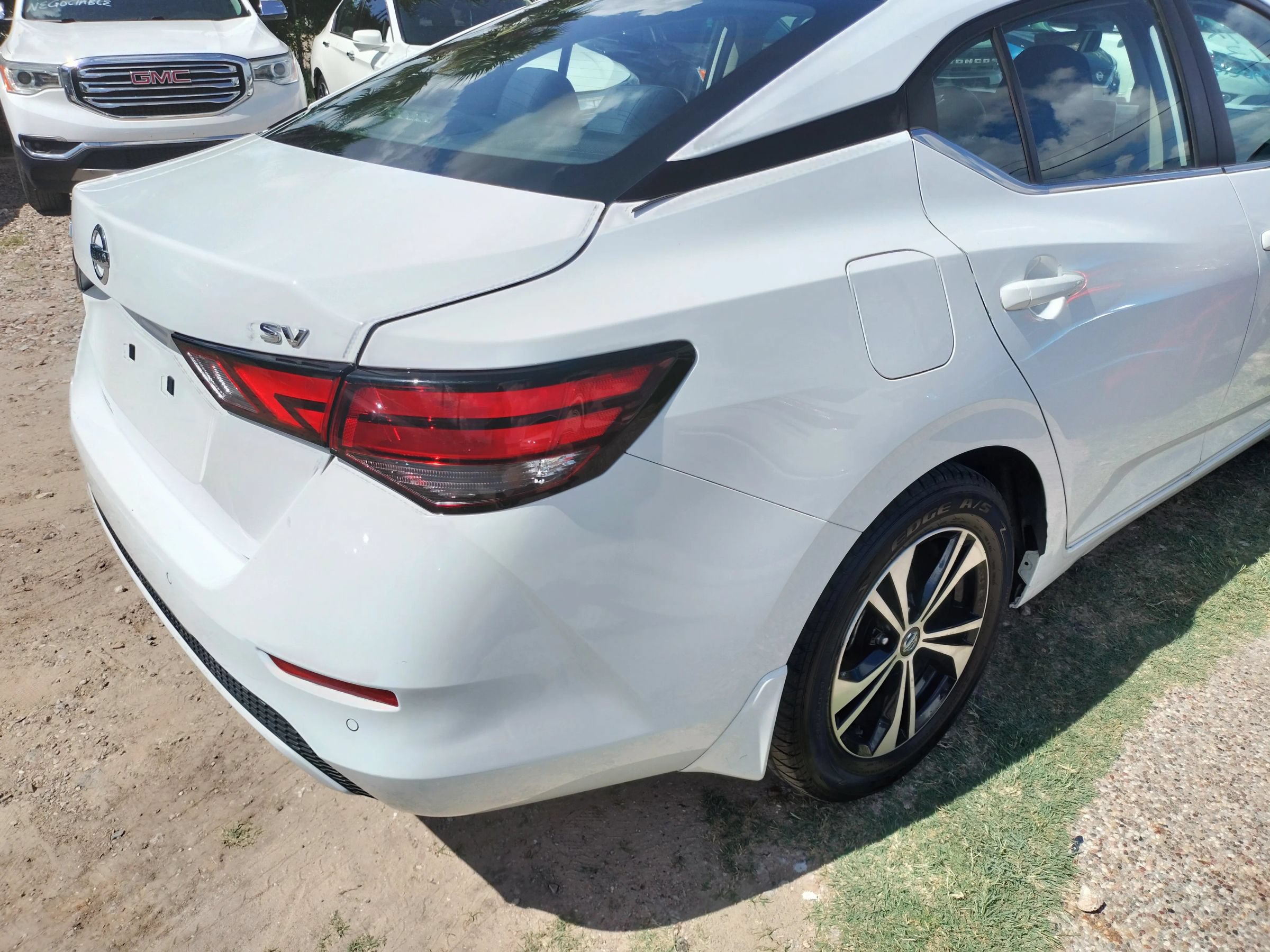 Used 2020 Nissan Sentra SV w/ Electronics Package FWD image 3