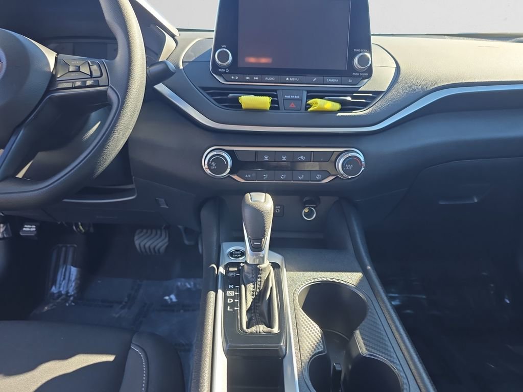 Used 2025 Nissan Altima 2.5 S image 12
